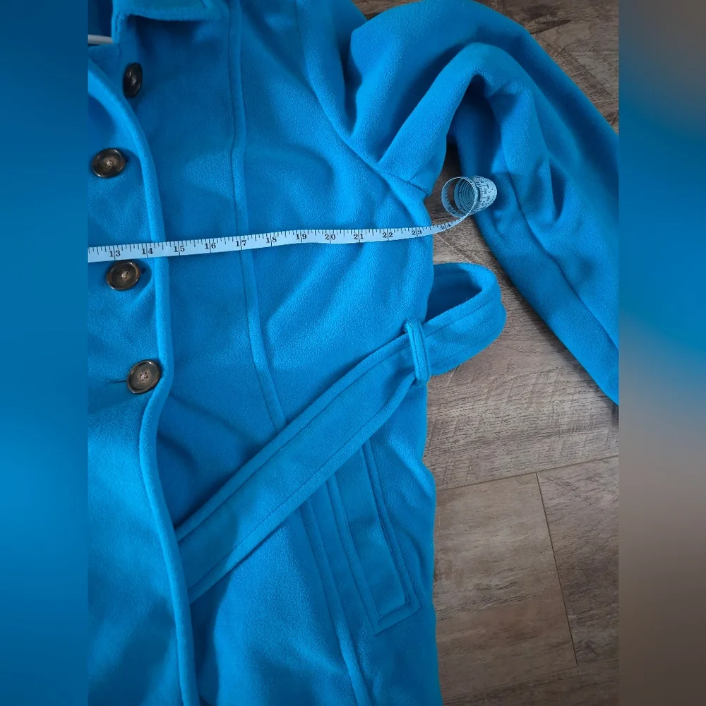 Old Navy Coat. - Picture 9 of 10